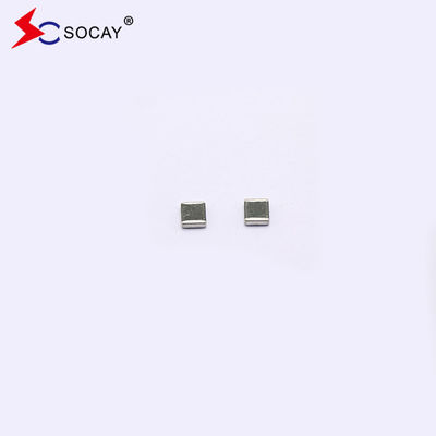 Varistor a chip ceramici a più strati SV0402E9R0G0B SMD Varistor ad ossido di zinco